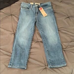 Levi’s 311 Shaping Capris